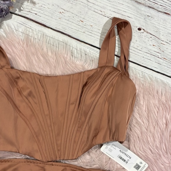 NWT Azazie x Kendall & Kylie Off Shoulder Stretch Satin Bronze Skirt Set - Picture 8 of 10